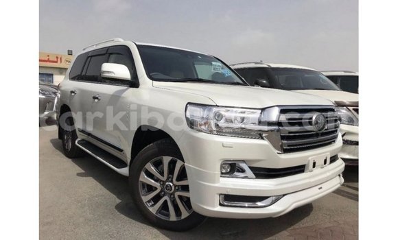 Gura Imported Toyota Land Cruiser White Imodoka i Import - Dubai mu Uganda Gura Imported Toyota Land Cruiser White Imodoka i Import - Dubai mu Uganda