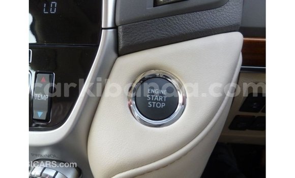 Nunua Imported Toyota Land Cruiser Nyeupe Gari ndani ya Import - Dubai nchini Uganda Nunua Imported Toyota Land Cruiser Nyeupe Gari ndani ya Import - Dubai nchini Uganda