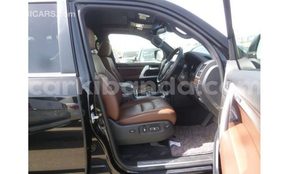 Gura Imported Toyota Land Cruiser Black Imodoka i Import - Dubai mu Uganda Gura Imported Toyota Land Cruiser Black Imodoka i Import - Dubai mu Uganda