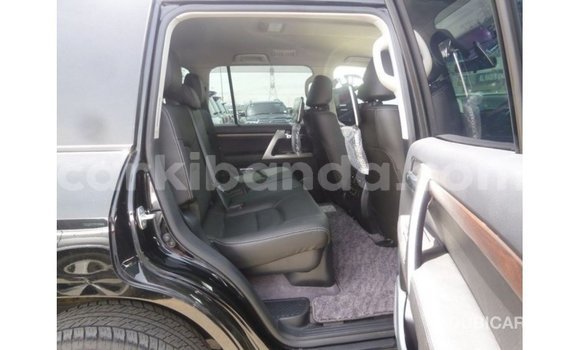 Gura Imported Toyota Land Cruiser Black Imodoka i Import - Dubai mu Uganda Gura Imported Toyota Land Cruiser Black Imodoka i Import - Dubai mu Uganda