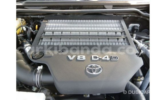 Nunua Imported Toyota Land Cruiser Nyeusi Gari ndani ya Import - Dubai nchini Uganda Nunua Imported Toyota Land Cruiser Nyeusi Gari ndani ya Import - Dubai nchini Uganda