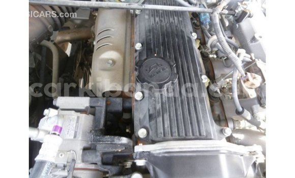 Acheter Import Voiture Toyota Land Cruiser Blanc à Import - Dubai, Ouganda Acheter Import Voiture Toyota Land Cruiser Blanc à Import - Dubai, Ouganda