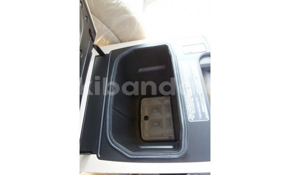 Gura Imported Toyota Land Cruiser Black Imodoka i Import - Dubai mu Uganda Gura Imported Toyota Land Cruiser Black Imodoka i Import - Dubai mu Uganda