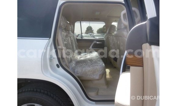Gura Imported Toyota Land Cruiser White Imodoka i Import - Dubai mu Uganda Gura Imported Toyota Land Cruiser White Imodoka i Import - Dubai mu Uganda