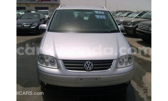 Gura Imported Volkswagen Touran Other Imodoka i Import - Dubai mu Uganda Gura Imported Volkswagen Touran Other Imodoka i Import - Dubai mu Uganda