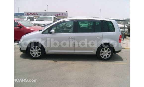 Gura Imported Volkswagen Touran Other Imodoka i Import - Dubai mu Uganda Gura Imported Volkswagen Touran Other Imodoka i Import - Dubai mu Uganda