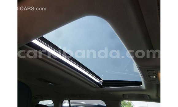 Gura Imported Toyota Land Cruiser White Imodoka i Import - Dubai mu Uganda Gura Imported Toyota Land Cruiser White Imodoka i Import - Dubai mu Uganda