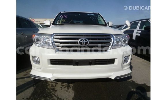Gura Imported Toyota Land Cruiser White Imodoka i Import - Dubai mu Uganda Gura Imported Toyota Land Cruiser White Imodoka i Import - Dubai mu Uganda