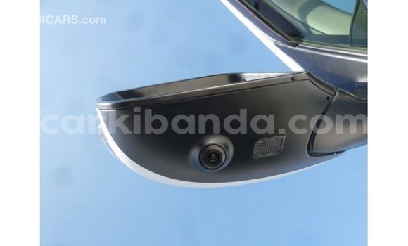 Gura Imported Toyota Land Cruiser White Imodoka i Import - Dubai mu Uganda Gura Imported Toyota Land Cruiser White Imodoka i Import - Dubai mu Uganda