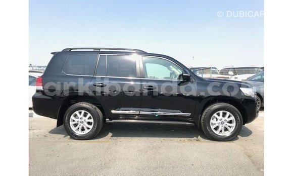 Gura Imported Toyota Land Cruiser Black Imodoka i Import - Dubai mu Uganda Gura Imported Toyota Land Cruiser Black Imodoka i Import - Dubai mu Uganda