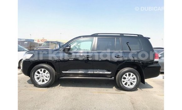 Gura Imported Toyota Land Cruiser Black Imodoka i Import - Dubai mu Uganda Gura Imported Toyota Land Cruiser Black Imodoka i Import - Dubai mu Uganda