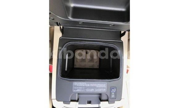 Gura Imported Toyota Land Cruiser Black Imodoka i Import - Dubai mu Uganda Gura Imported Toyota Land Cruiser Black Imodoka i Import - Dubai mu Uganda