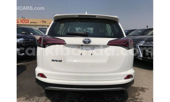 Nunua Imported Toyota 4Runner Nyeupe Gari ndani ya Import - Dubai nchini Uganda Nunua Imported Toyota 4Runner Nyeupe Gari ndani ya Import - Dubai nchini Uganda