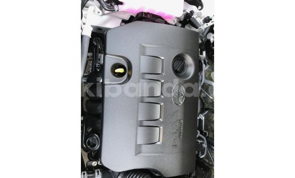 Nunua Imported Toyota 4Runner Nyeupe Gari ndani ya Import - Dubai nchini Uganda Nunua Imported Toyota 4Runner Nyeupe Gari ndani ya Import - Dubai nchini Uganda