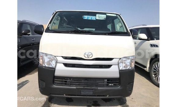 Gura Imported Toyota Hiace White Imodoka i Import - Dubai mu Uganda Gura Imported Toyota Hiace White Imodoka i Import - Dubai mu Uganda