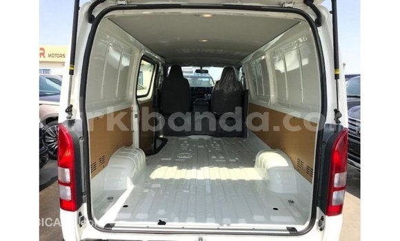 Gura Imported Toyota Hiace White Imodoka i Import - Dubai mu Uganda Gura Imported Toyota Hiace White Imodoka i Import - Dubai mu Uganda