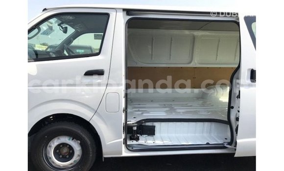 Gura Imported Toyota Hiace White Imodoka i Import - Dubai mu Uganda Gura Imported Toyota Hiace White Imodoka i Import - Dubai mu Uganda