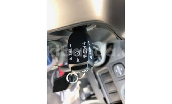 Gura Imported Toyota Hiace White Imodoka i Import - Dubai mu Uganda Gura Imported Toyota Hiace White Imodoka i Import - Dubai mu Uganda