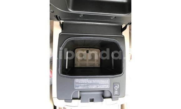 Gura Imported Toyota Land Cruiser Black Imodoka i Import - Dubai mu Uganda Gura Imported Toyota Land Cruiser Black Imodoka i Import - Dubai mu Uganda