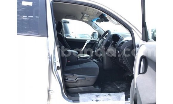 Acheter Import Voiture Toyota Prado Autre à Import - Dubai, Ouganda Acheter Import Voiture Toyota Prado Autre à Import - Dubai, Ouganda