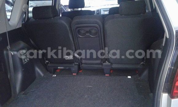 Gura Yakoze Toyota Spacio Silver Imodoka i Kampala mu Uganda Gura Yakoze Toyota Spacio Silver Imodoka i Kampala mu Uganda