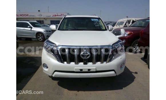 Nunua Imported Toyota Prado Nyeupe Gari ndani ya Import - Dubai nchini Uganda Nunua Imported Toyota Prado Nyeupe Gari ndani ya Import - Dubai nchini Uganda
