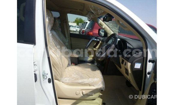 Nunua Imported Toyota Prado Nyeupe Gari ndani ya Import - Dubai nchini Uganda Nunua Imported Toyota Prado Nyeupe Gari ndani ya Import - Dubai nchini Uganda