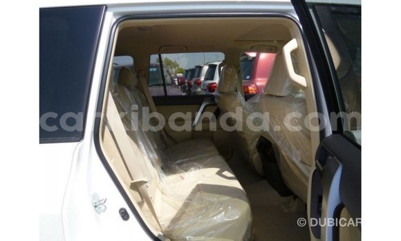 Nunua Imported Toyota Prado Nyeupe Gari ndani ya Import - Dubai nchini Uganda Nunua Imported Toyota Prado Nyeupe Gari ndani ya Import - Dubai nchini Uganda