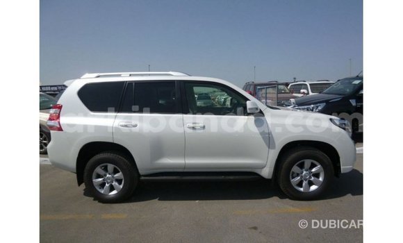 Nunua Imported Toyota Prado Nyeupe Gari ndani ya Import - Dubai nchini Uganda Nunua Imported Toyota Prado Nyeupe Gari ndani ya Import - Dubai nchini Uganda