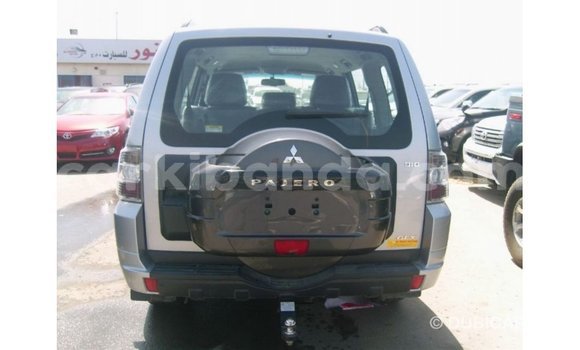 Nunua Imported Mitsubishi Pajero Nyingine Gari ndani ya Import - Dubai nchini Uganda Nunua Imported Mitsubishi Pajero Nyingine Gari ndani ya Import - Dubai nchini Uganda