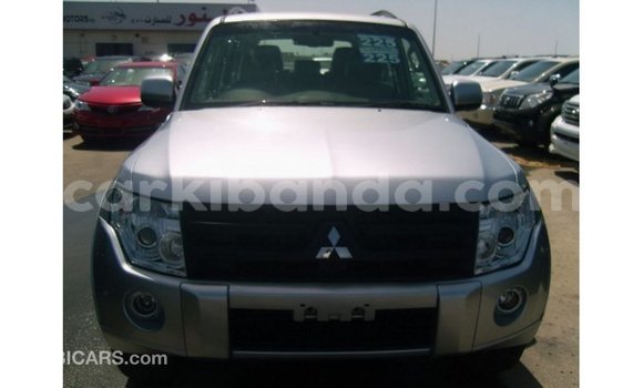 Nunua Imported Mitsubishi Pajero Nyingine Gari ndani ya Import - Dubai nchini Uganda Nunua Imported Mitsubishi Pajero Nyingine Gari ndani ya Import - Dubai nchini Uganda
