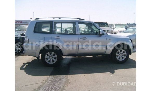 Nunua Imported Mitsubishi Pajero Nyingine Gari ndani ya Import - Dubai nchini Uganda Nunua Imported Mitsubishi Pajero Nyingine Gari ndani ya Import - Dubai nchini Uganda
