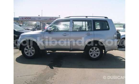 Nunua Imported Mitsubishi Pajero Nyingine Gari ndani ya Import - Dubai nchini Uganda Nunua Imported Mitsubishi Pajero Nyingine Gari ndani ya Import - Dubai nchini Uganda