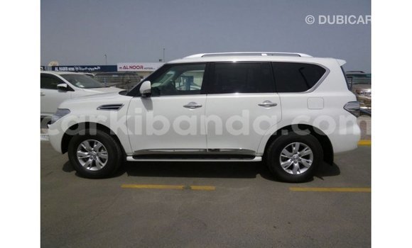 Nunua Imported Nissan Patrol Nyeupe Gari ndani ya Import - Dubai nchini Uganda Nunua Imported Nissan Patrol Nyeupe Gari ndani ya Import - Dubai nchini Uganda