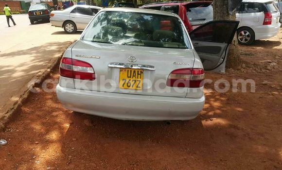 Gura Yakoze Toyota Corolla Silver Imodoka i Kampala mu Uganda Gura Yakoze Toyota Corolla Silver Imodoka i Kampala mu Uganda