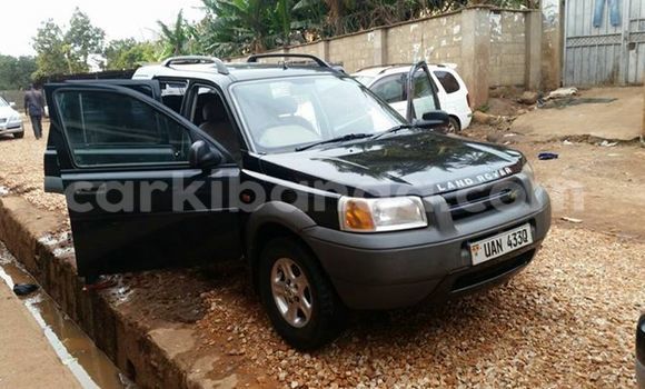 Buy Used Land Rover Defender Black Car in Kampala in Uganda Buy Used Land Rover Defender Black Car in Kampala in Uganda