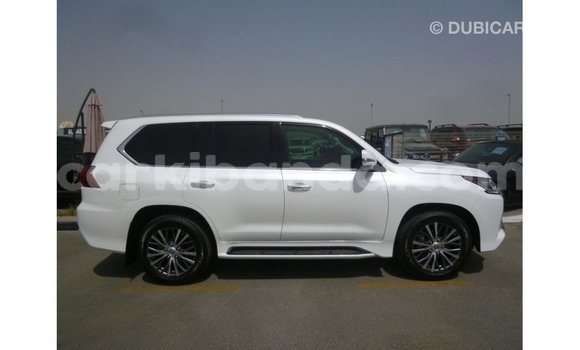 Gura Imported Lexus LX White Imodoka i Import - Dubai mu Uganda Gura Imported Lexus LX White Imodoka i Import - Dubai mu Uganda