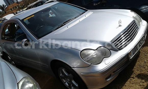 Gura Yakoze Mercedes‒Benz C–Class Silver Imodoka i Kampala mu Uganda Gura Yakoze Mercedes‒Benz C–Class Silver Imodoka i Kampala mu Uganda