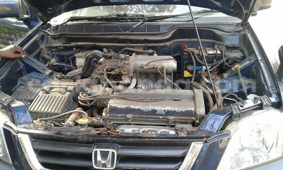 Gura Yakoze Honda CR–V Blue Imodoka i Kampala mu Uganda Gura Yakoze Honda CR–V Blue Imodoka i Kampala mu Uganda
