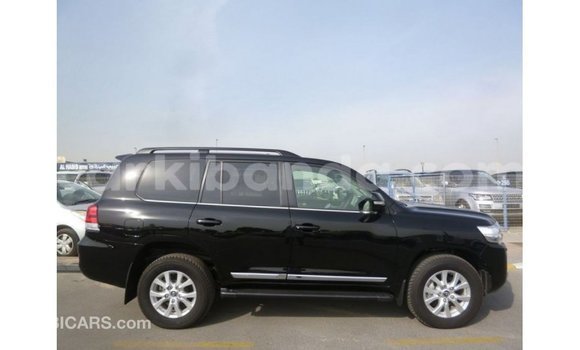 Nunua Imported Toyota Land Cruiser Nyeusi Gari ndani ya Import - Dubai nchini Uganda Nunua Imported Toyota Land Cruiser Nyeusi Gari ndani ya Import - Dubai nchini Uganda