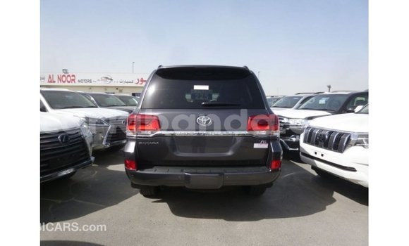 Acheter Import Voiture Toyota Land Cruiser Autre à Import - Dubai, Ouganda Acheter Import Voiture Toyota Land Cruiser Autre à Import - Dubai, Ouganda