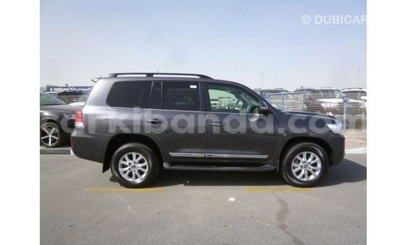 Acheter Import Voiture Toyota Land Cruiser Autre à Import - Dubai, Ouganda Acheter Import Voiture Toyota Land Cruiser Autre à Import - Dubai, Ouganda