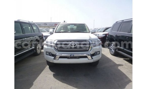 Gura Imported Toyota Land Cruiser White Imodoka i Import - Dubai mu Uganda Gura Imported Toyota Land Cruiser White Imodoka i Import - Dubai mu Uganda