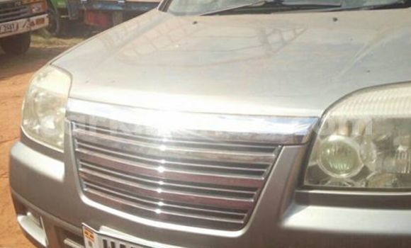 Gura Yakoze Nissan X–Trail Silver Imodoka i Kampala mu Uganda Gura Yakoze Nissan X–Trail Silver Imodoka i Kampala mu Uganda