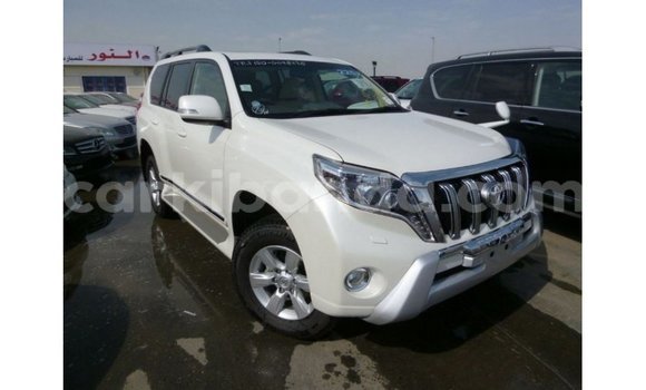 Acheter Import Voiture Toyota Prado Blanc à Import - Dubai, Ouganda Acheter Import Voiture Toyota Prado Blanc à Import - Dubai, Ouganda