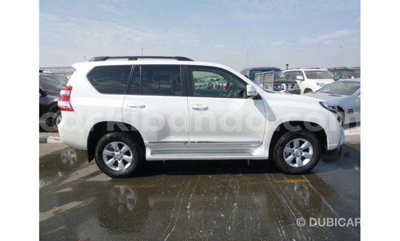 Acheter Import Voiture Toyota Prado Blanc à Import - Dubai, Ouganda Acheter Import Voiture Toyota Prado Blanc à Import - Dubai, Ouganda