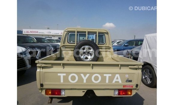 Gura Imported Toyota Land Cruiser Beige Imodoka i Import - Dubai mu Uganda Gura Imported Toyota Land Cruiser Beige Imodoka i Import - Dubai mu Uganda