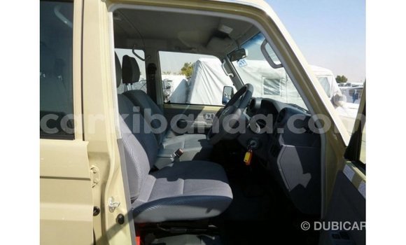 Gura Imported Toyota Land Cruiser Beige Imodoka i Import - Dubai mu Uganda Gura Imported Toyota Land Cruiser Beige Imodoka i Import - Dubai mu Uganda