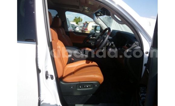 Gura Imported Lexus LX White Imodoka i Import - Dubai mu Uganda Gura Imported Lexus LX White Imodoka i Import - Dubai mu Uganda