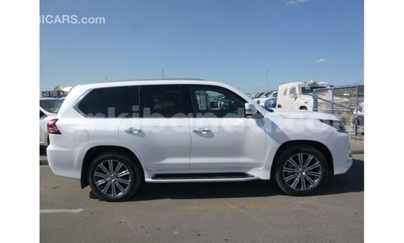 Gura Imported Lexus LX White Imodoka i Import - Dubai mu Uganda Gura Imported Lexus LX White Imodoka i Import - Dubai mu Uganda